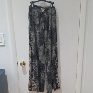 Elegant Black and Cream Women's Pants